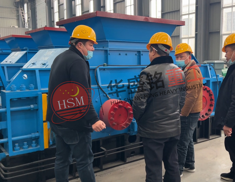 時產200噸瓜米(mǐ)石大型對輥機 時產200噸瓜米(mǐ)石大型對輥機