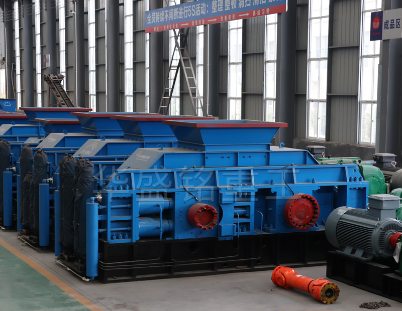 全自動液壓對輥製砂機 全自動液壓對輥(gǔn)製砂機