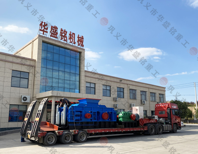 每小時200噸（dūn）對（duì）輥製砂機發往天津