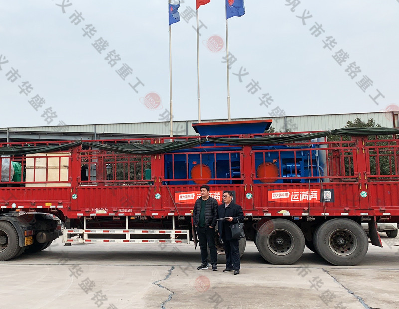 鞏義對輥製砂機（jī）廠（chǎng）家（jiā）時產200噸裝車發（fā）貨 
