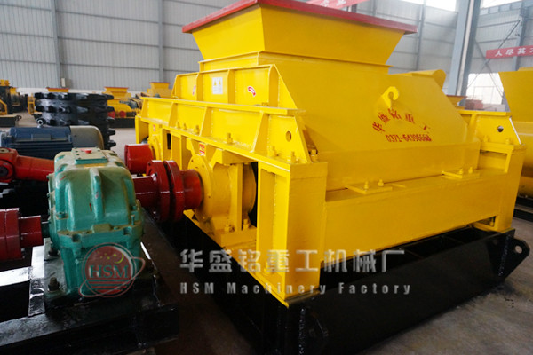 大（dà）型（xíng）雙齒輥破碎機