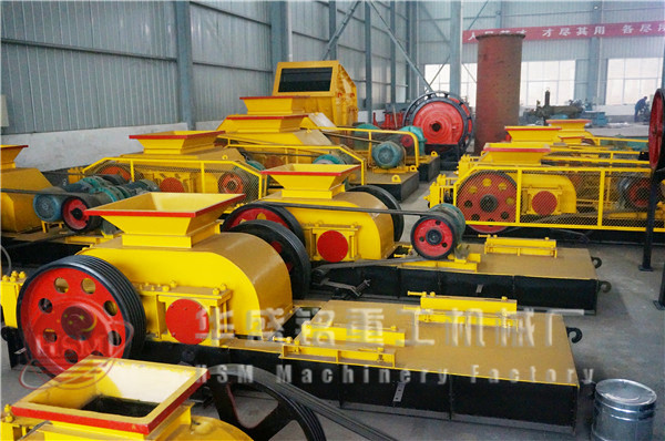 大型液壓對輥破碎（suì）機
