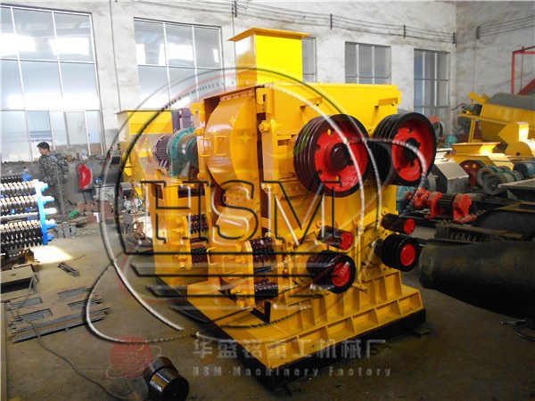 煤塊四齒輥破（pò）碎機