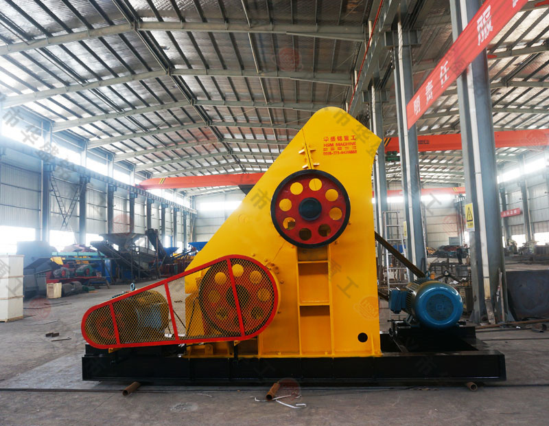 雙級破（pò）碎機在保養時要注意（yì）什麽事項