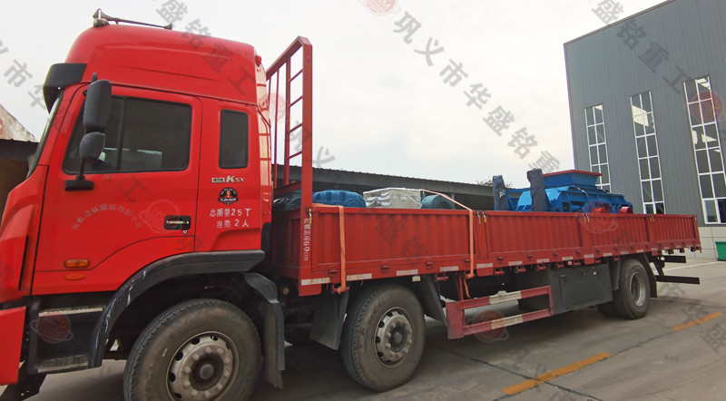 時產（chǎn）50噸800x800對輥製砂（shā）機發往四川廣漢