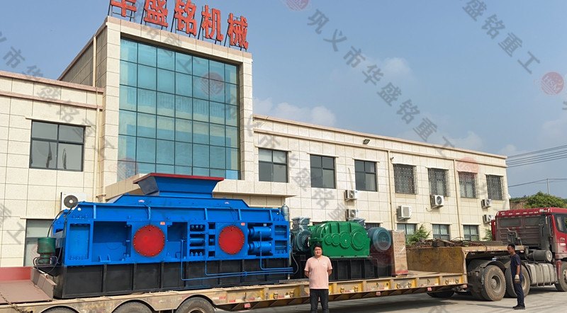 安徽桐城2PG1510對輥破碎機生產順(shùn)利(lì)完工(gōng)即將安排發貨(huò)