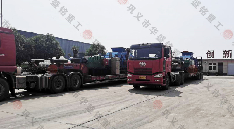 2PGY1810液壓對輥破碎機(jī)發往河北承德平泉