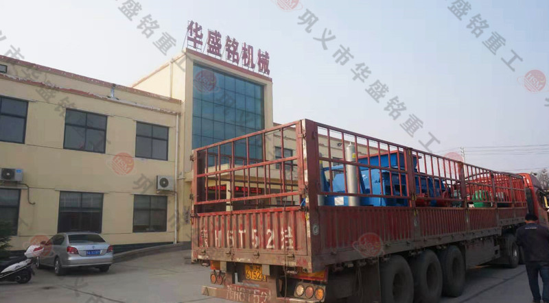 兩台2PGY1810對輥製砂機裝車發往福(fú)建泉州(zhōu)