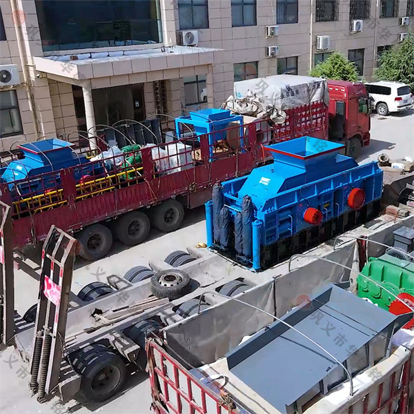 時產六十多噸左右的液壓（yā）對（duì）輥製砂機多少錢？