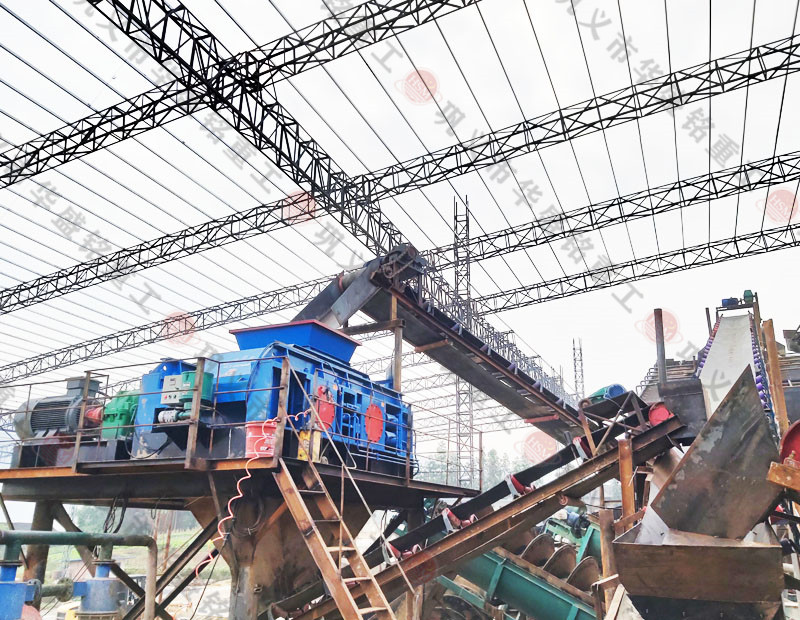 華盛銘對輥破碎機發往雲(yún)南(nán)普洱製砂(shā)現場