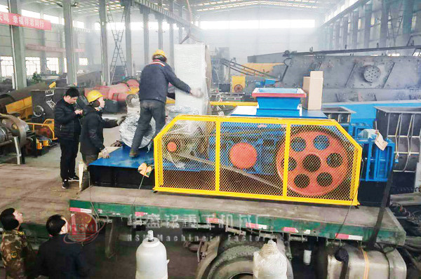 雙齒輥破碎（suì）機廠家