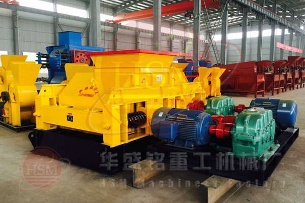 大型液壓對輥破碎（suì）機