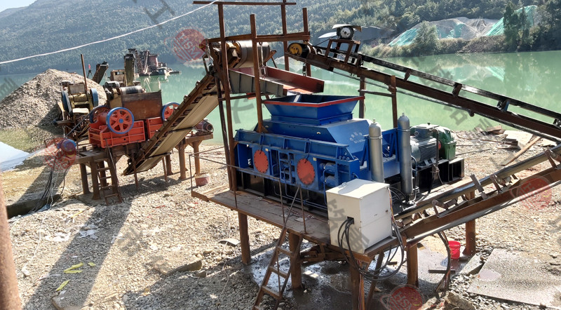 大型液壓對輥製砂機