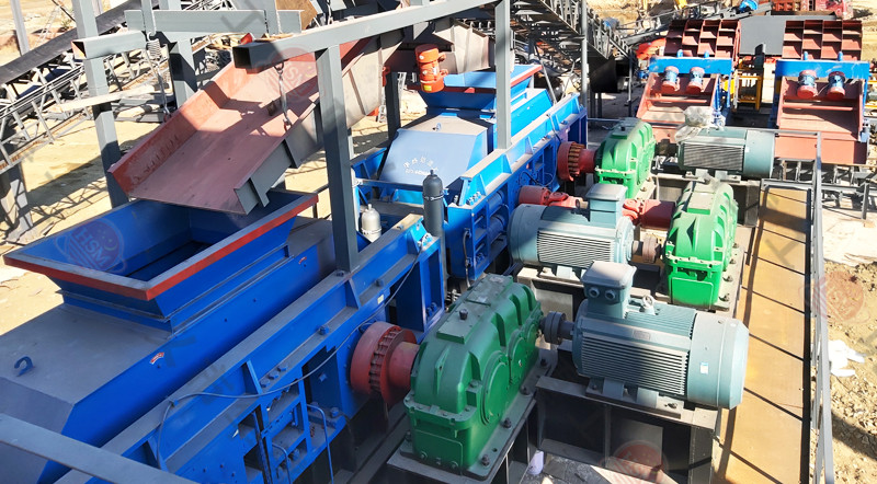 全液壓對輥破碎機雲南安裝現場